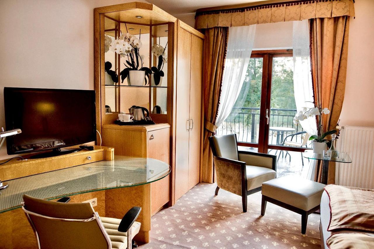 Uzdrowisko Sanatorium Augustow Palac Na Wodzie Falkowski エクステリア 写真