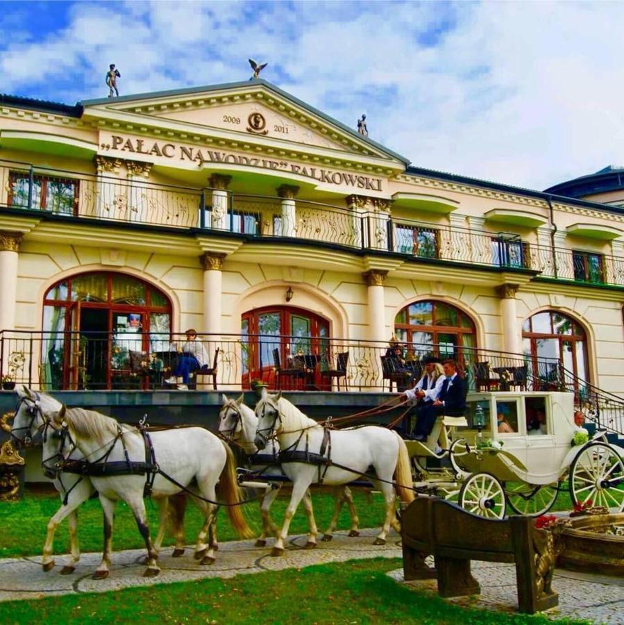 Uzdrowisko Sanatorium Augustow Palac Na Wodzie Falkowski エクステリア 写真